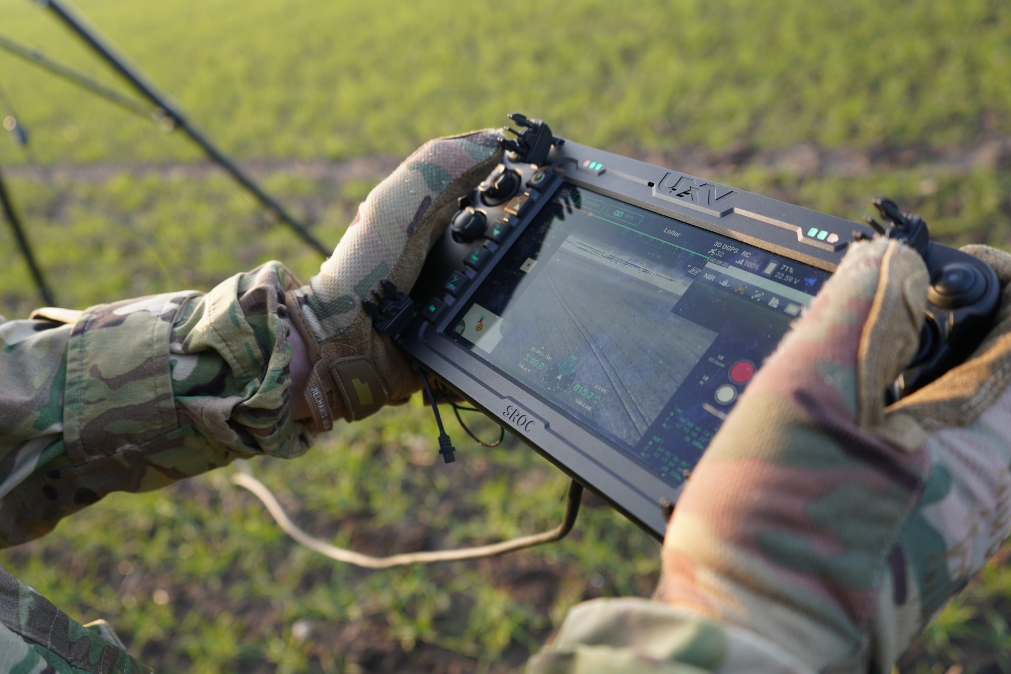 Die selbst entwickelte Software des ORKA verbindet leistungsstarke Algorithmen mit moderner Sensorik. Die offene und modulare Architektur ist darauf ausgelegt, unkomplizierte Anpassungen an individuelle Einsatzzwecke vornehmen zu können.